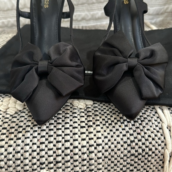 Black satin heels - Picture 4 of 6